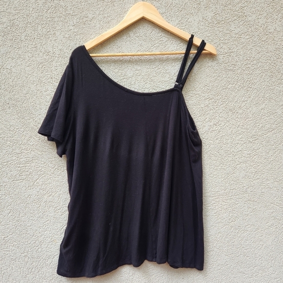 Torrid Top Womens 3X Plus Black Single Cold Shoulder Asymmetrical Rayon Stretch - Picture 6 of 9